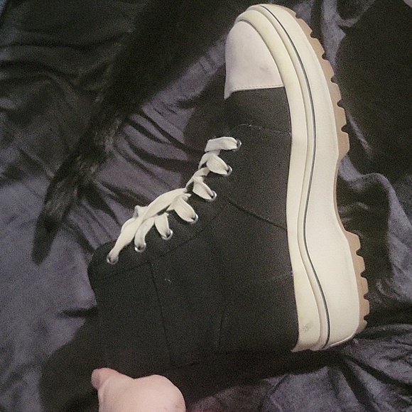 MIA Hi-Top Chunky Sneakers, 7.5 - Picture 3 of 5